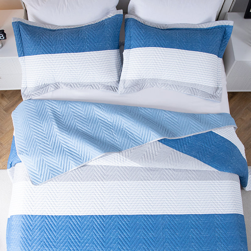 Lightweight Reversible Stripe Quilt Set Bedding Kasentex