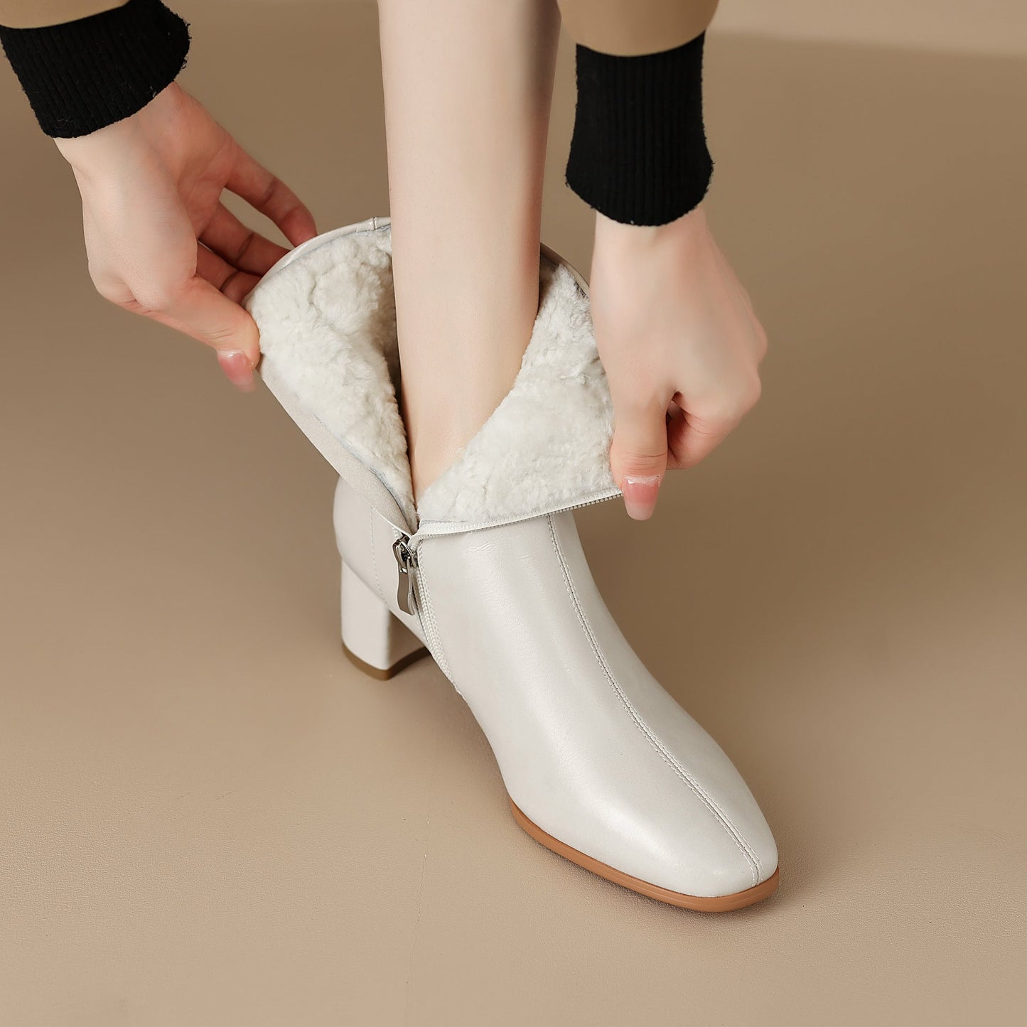 Women’s Short Fur Chunky Mid-Heel Cotton Snow Boots