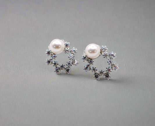Pearlescent Elegance Small White Gold Earrings Le Reussi