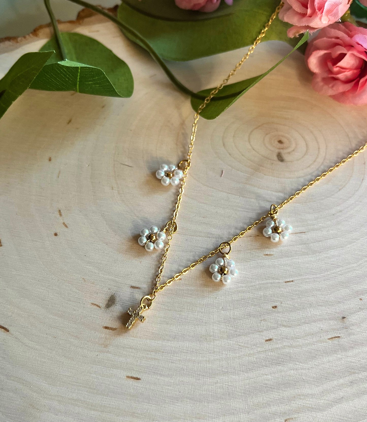 Gold Necklace – 16K Faith Pendant with Daisies and Cross