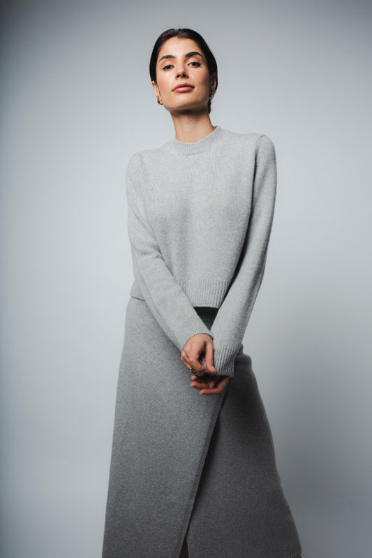ZOE CROPPED CASHMERE PULLOVER IN HEATHER GREY