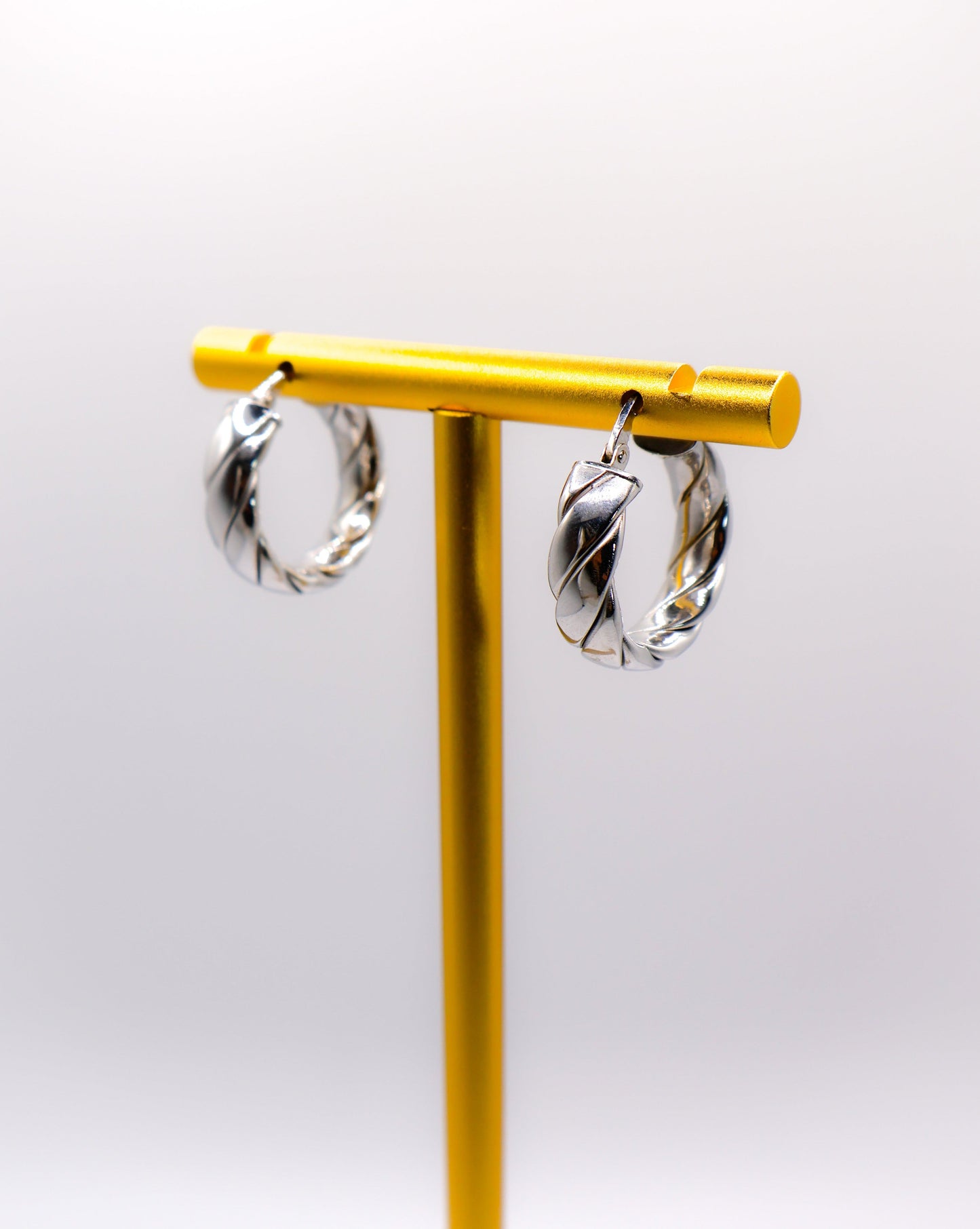 Italian Twisted Texture Silver Hoop Earrings Elegant Women’s Jewelry
