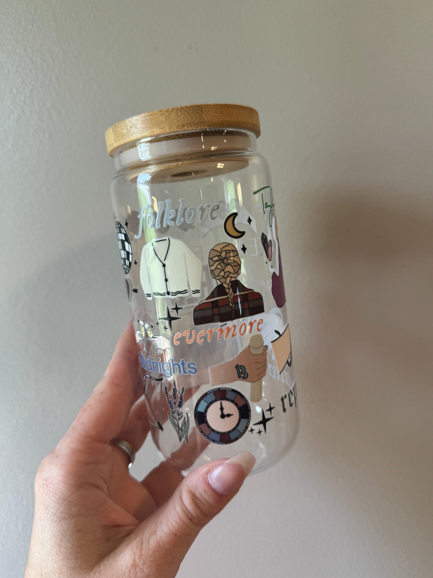 Medium Icons Collage-Style Glass Cup Taylor Swift