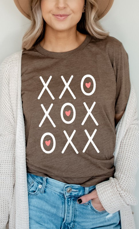 XOXO Heart Tic Tac Toe Valentines Day Graphic Tee