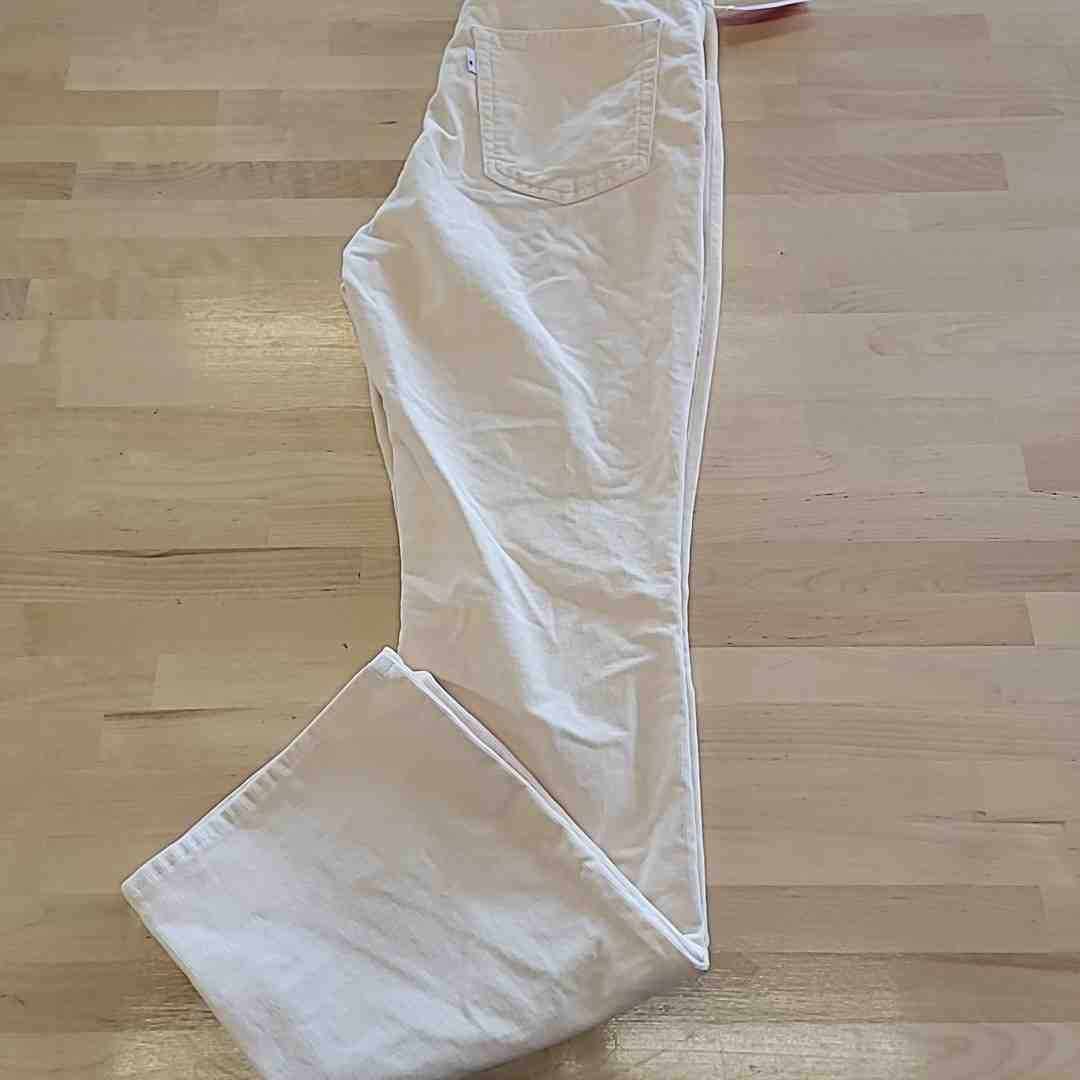 Levi's Size 30 725 High Rise Bootcut Corduroy Cream Pants