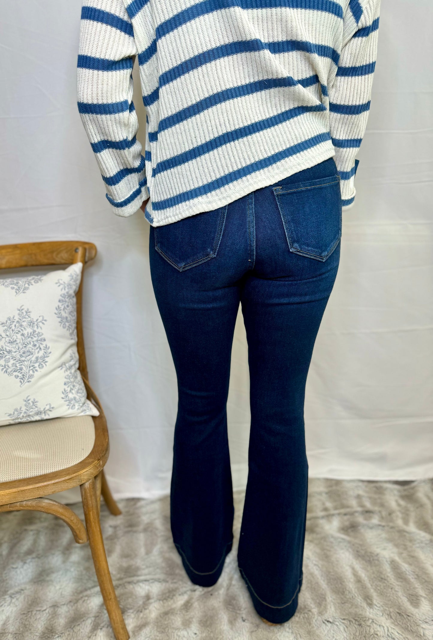 Dark Denim Stretchy Flare Jeans Kan Can