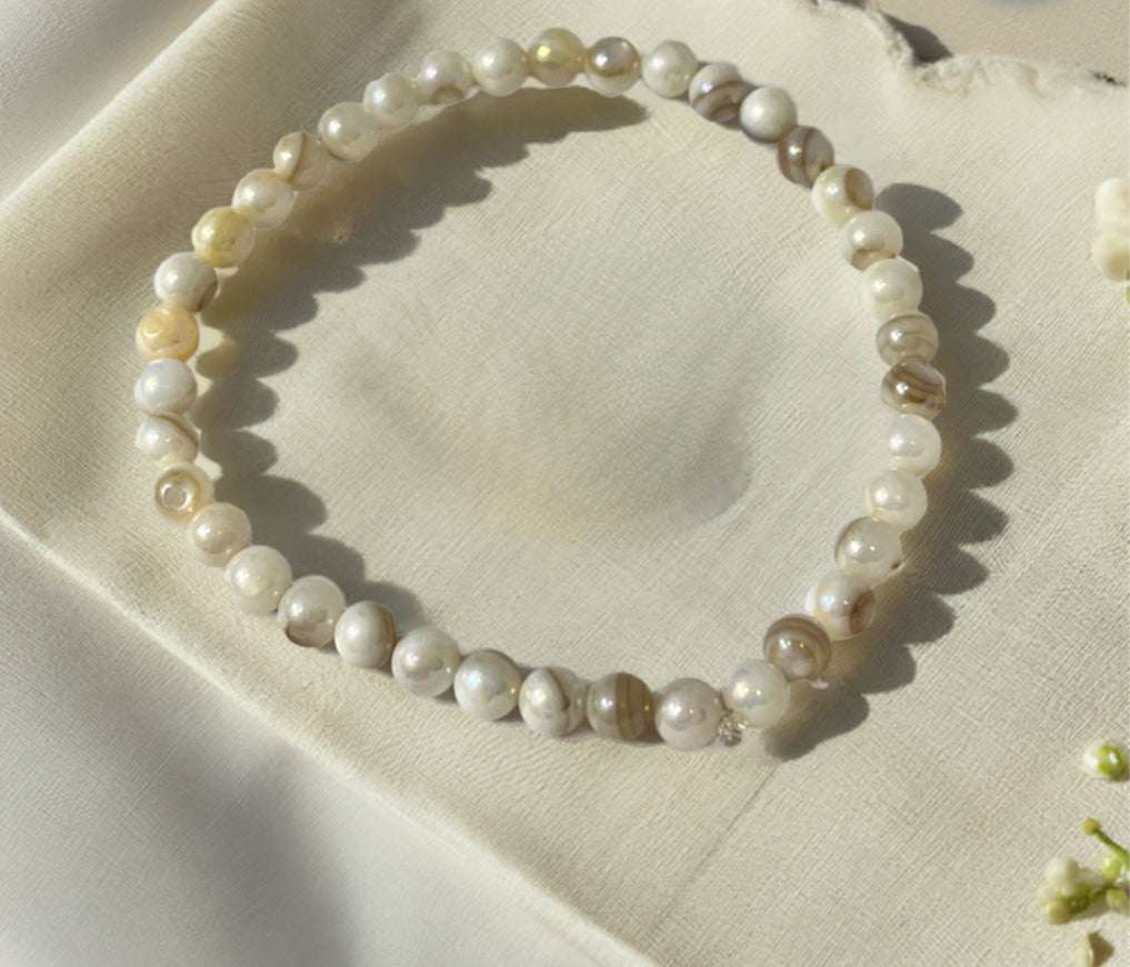 Bead Bracelet with Freshwater Shell & Pearl Beads