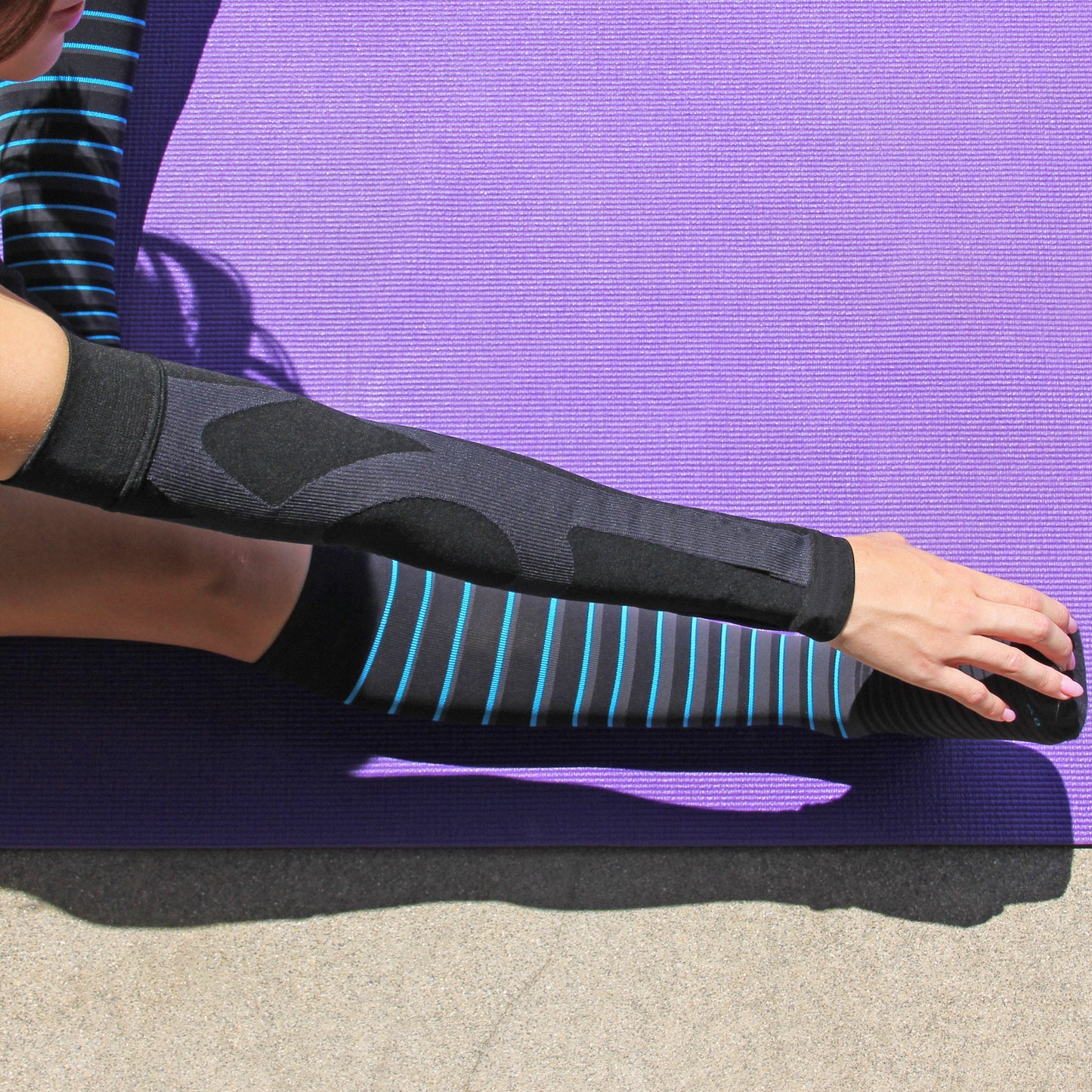 Arm Compression Sleeves 20-30 mmHg Compressive Sleeve