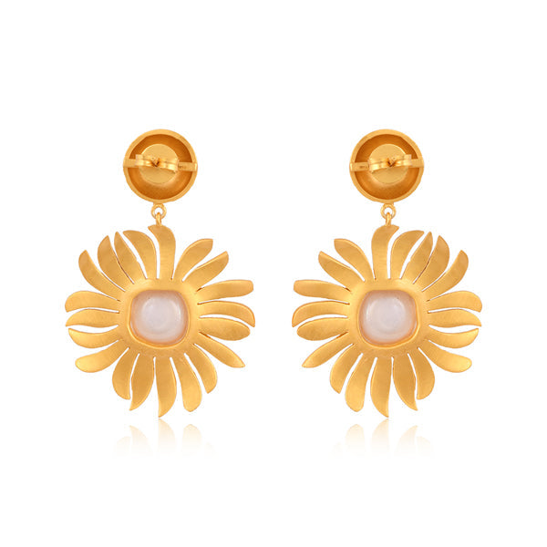 Anemone's Charm Drop Earrings - Pearl