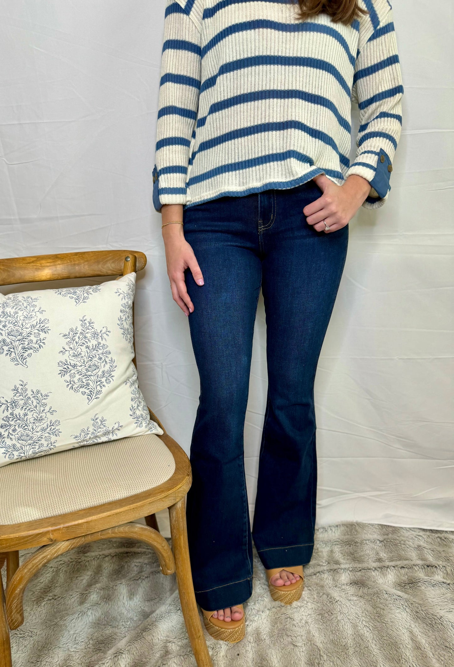 Dark Denim Stretchy Flare Jeans Kan Can
