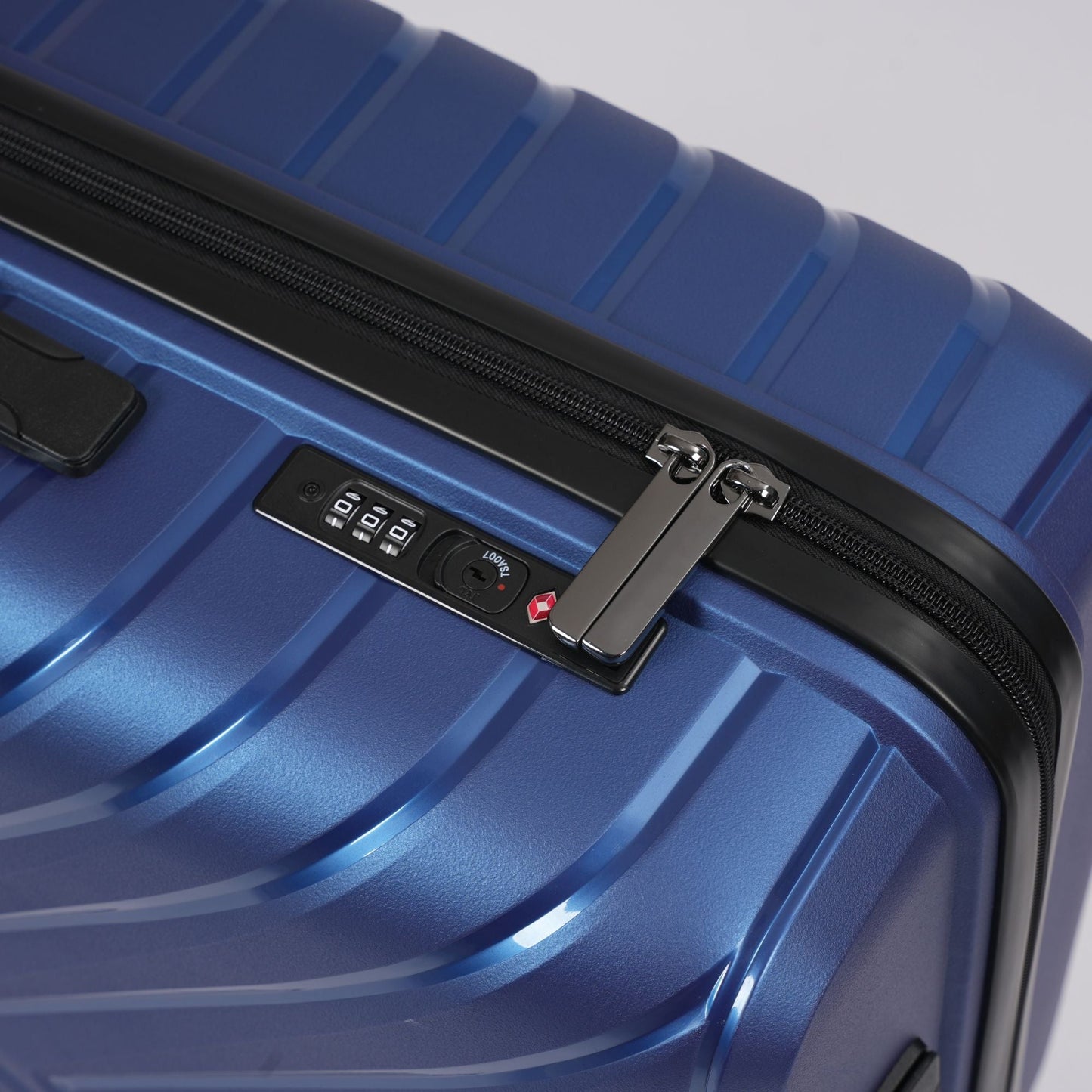 Blue Hardcase Luggage Set Roller Suitcases 28, 24, 20 inch