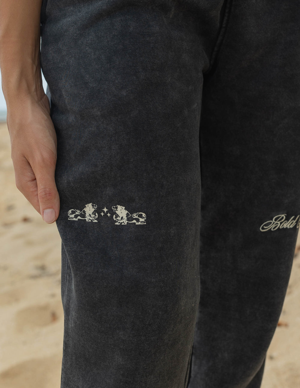 Unisex Black Sweatpant Relaxed Fit Bold as Lions