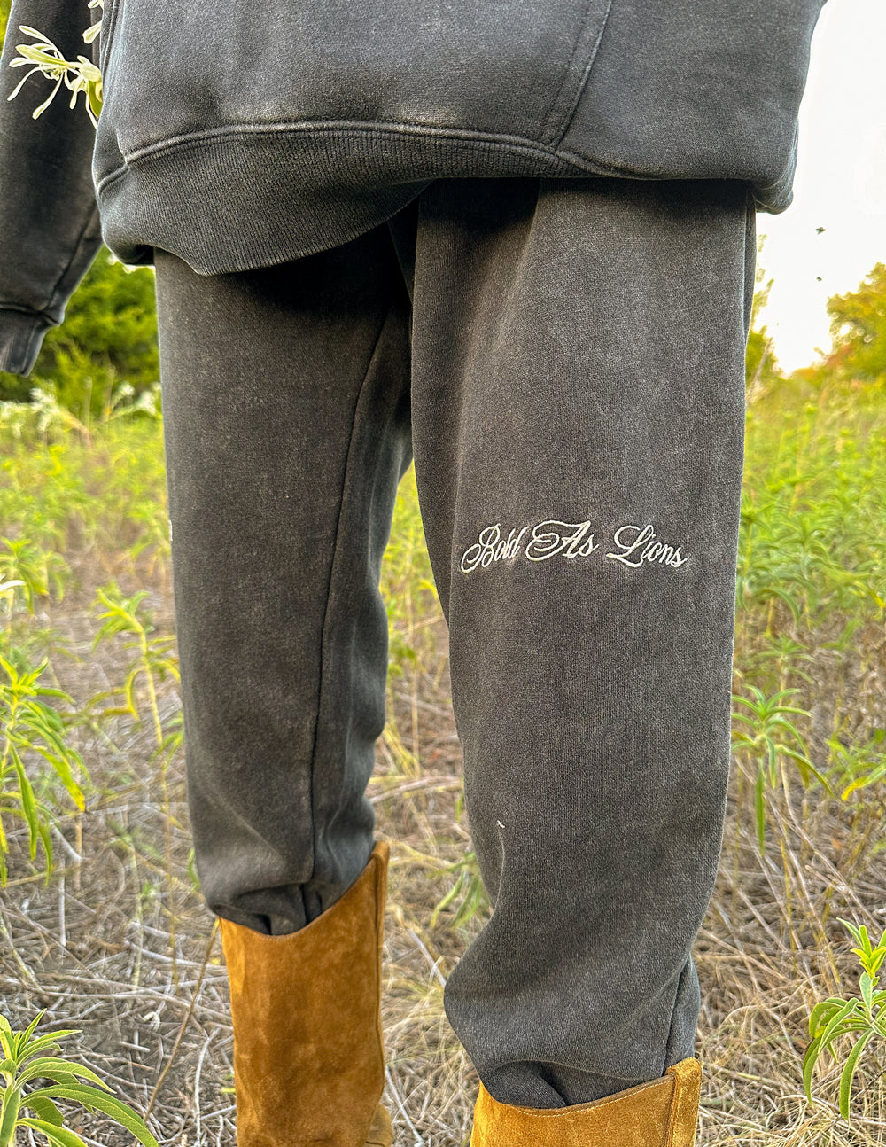 Unisex Black Sweatpant Relaxed Fit Bold as Lions