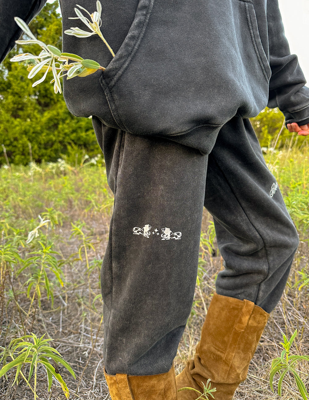 Unisex Black Sweatpant Relaxed Fit Bold as Lions