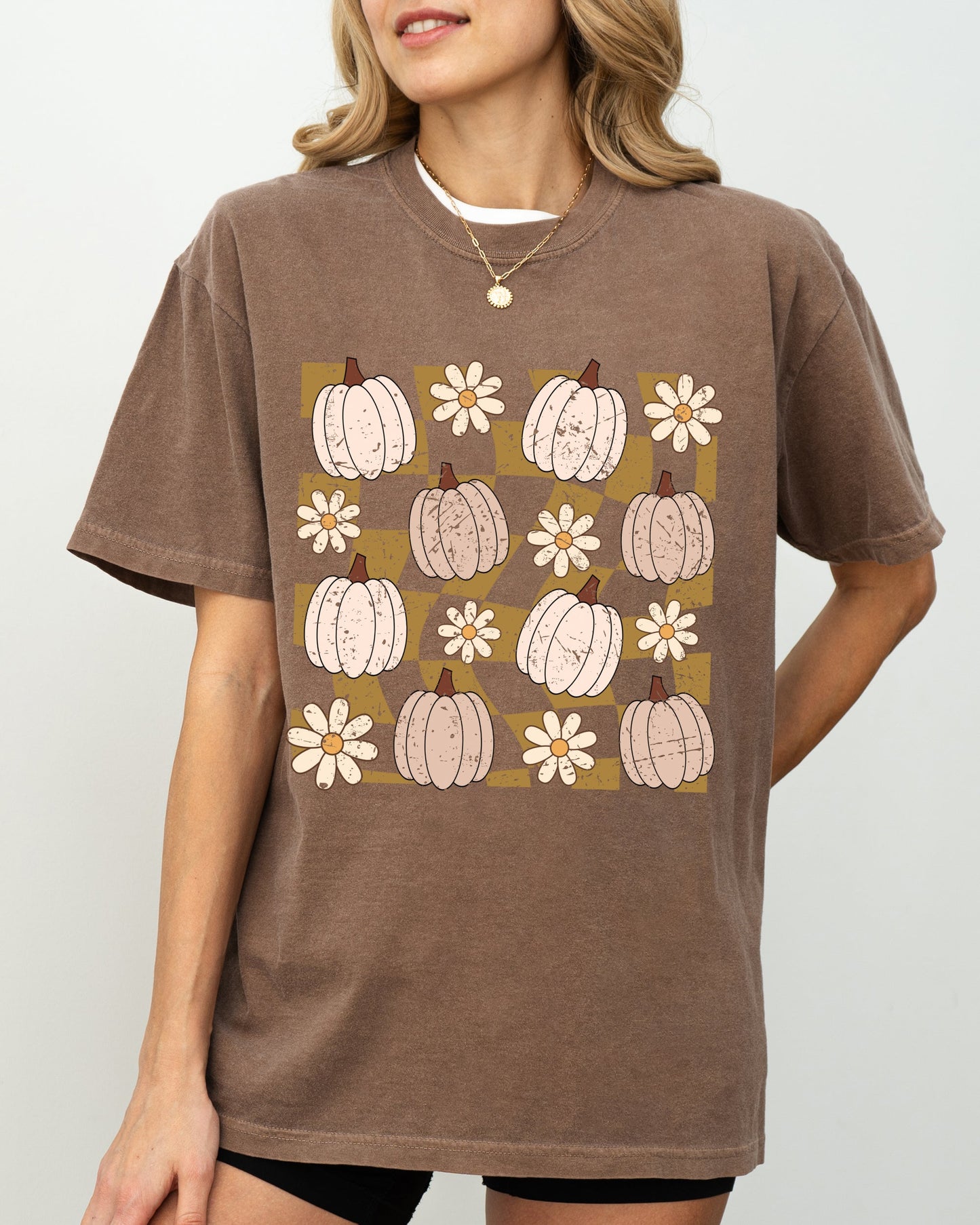 Checkered Pumpkins Cute Retro Hippie Halloween Autumn Fall Comfort Colors T-Shirt