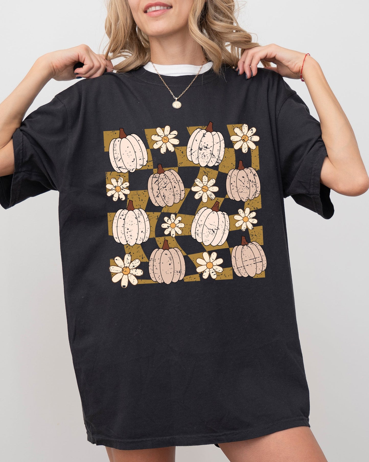 Checkered Pumpkins Cute Retro Hippie Halloween Autumn Fall Comfort Colors T-Shirt