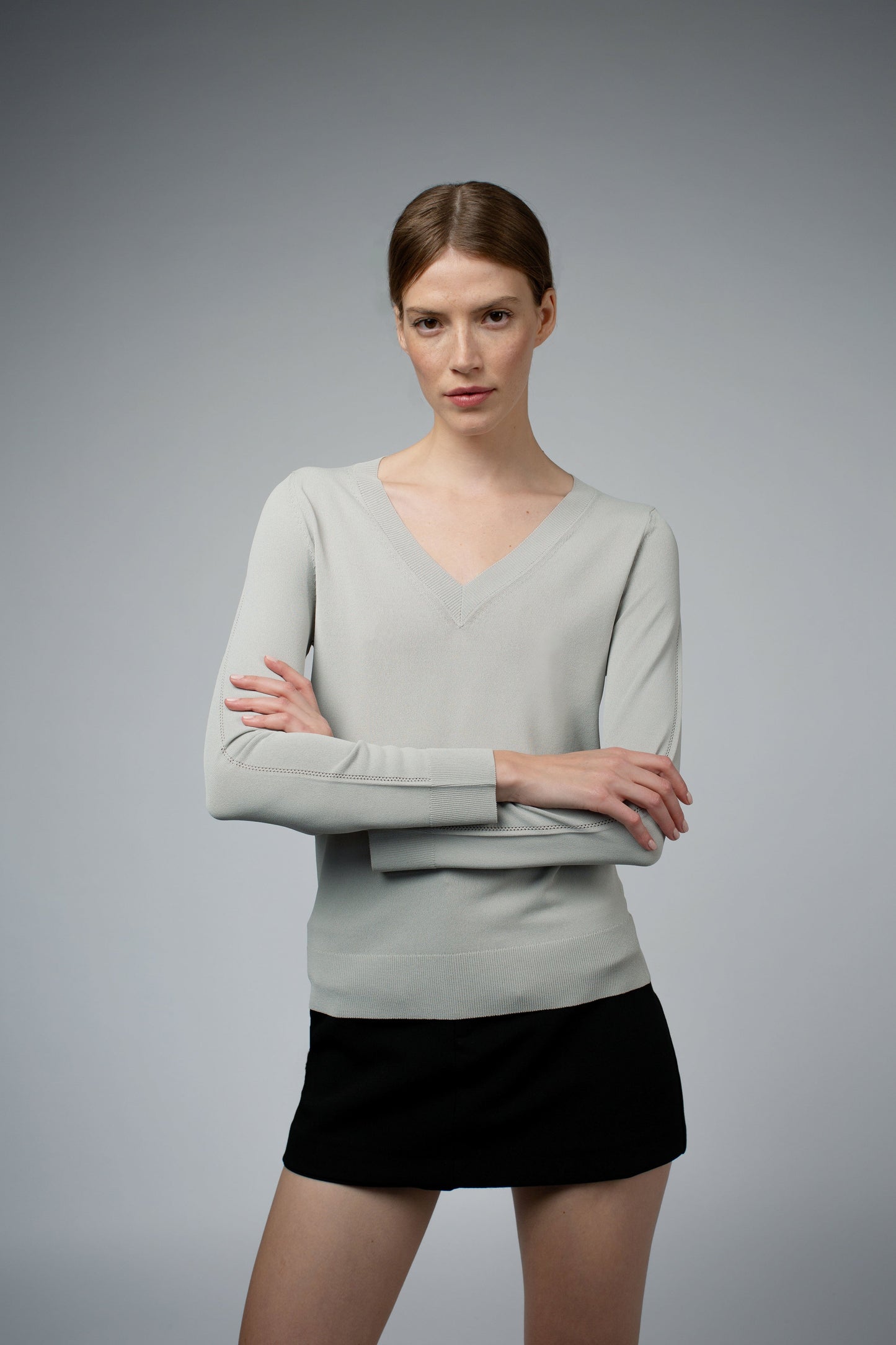 LIVIA LONG SLEEVE V-NECK VISCOSE SWEATER IN SMOKE