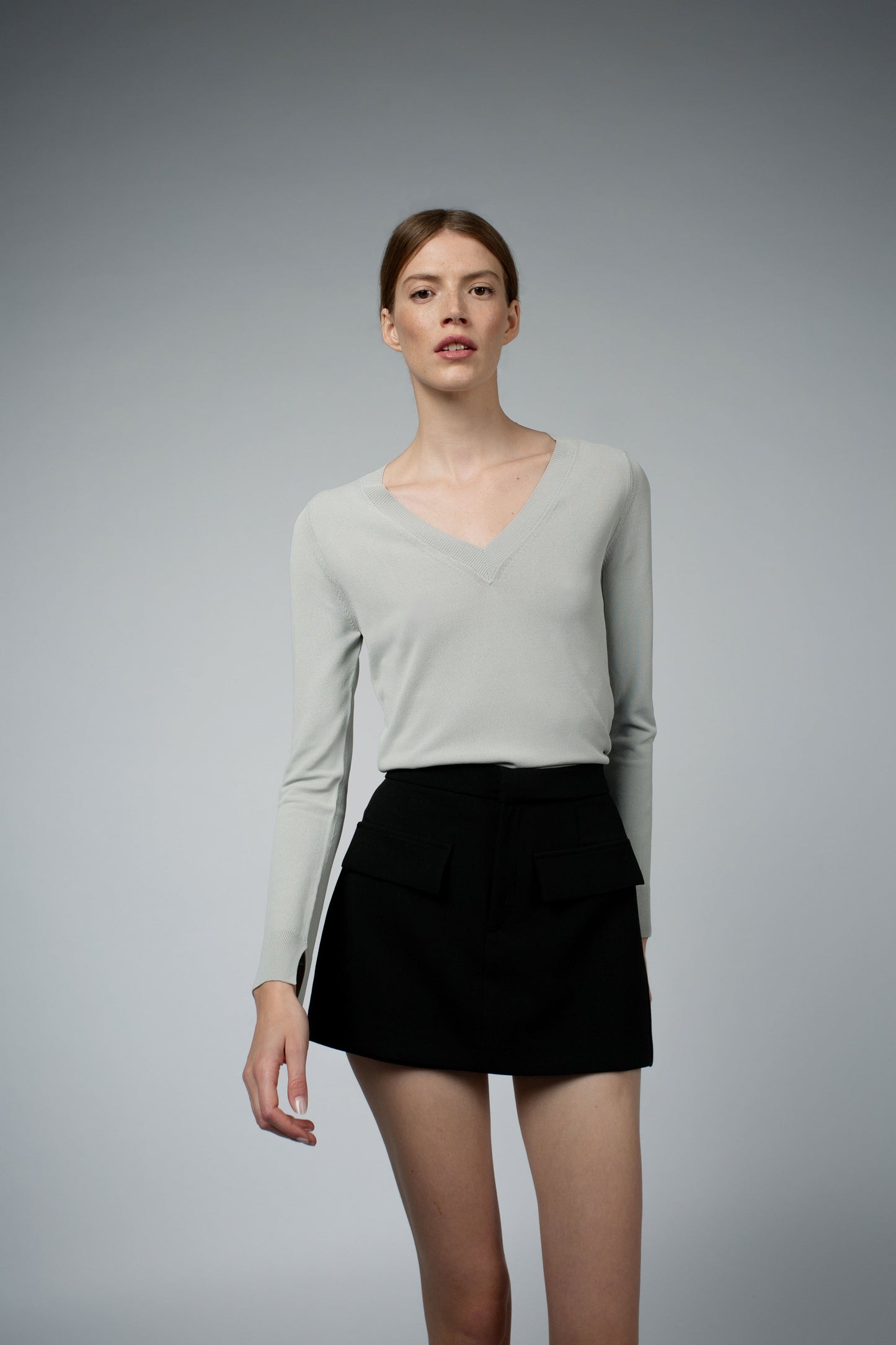 LIVIA LONG SLEEVE V-NECK VISCOSE SWEATER IN SMOKE