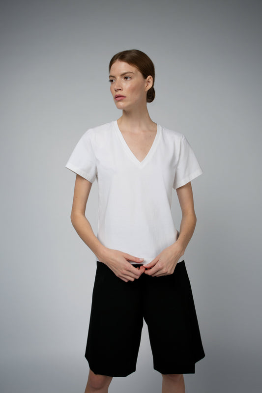 MAGDA ORGANIC COTTON V-NECK T-SHIRT IN WHITE