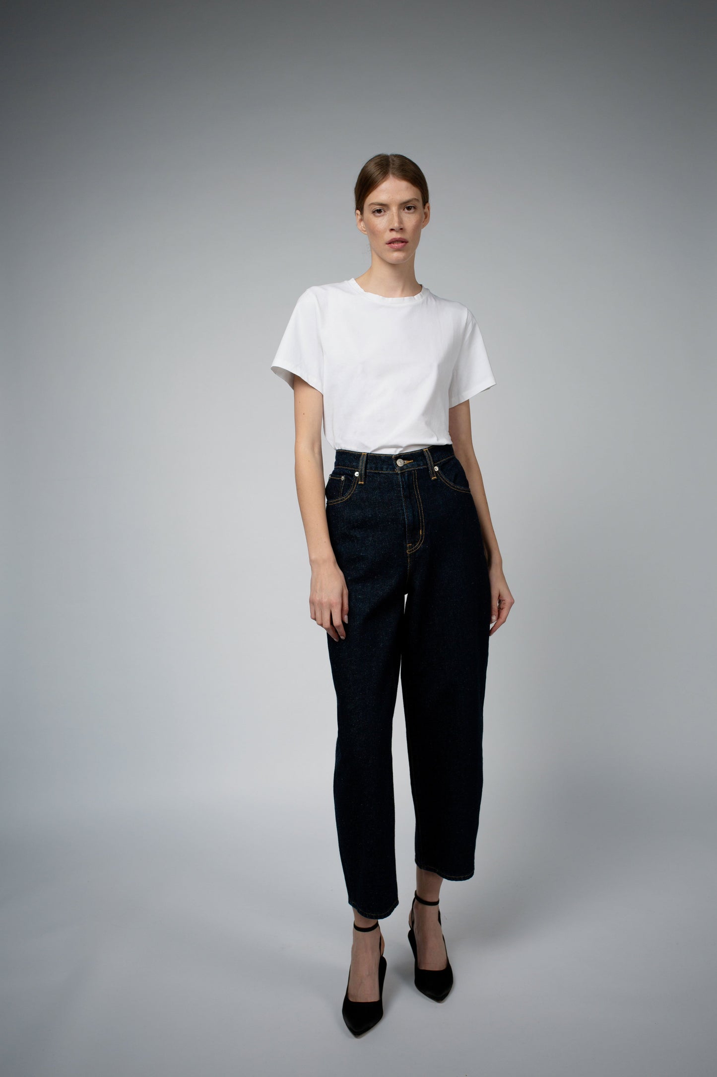 JEN ORGANIC COTTON CREW NECK BODYSUIT IN WHITE