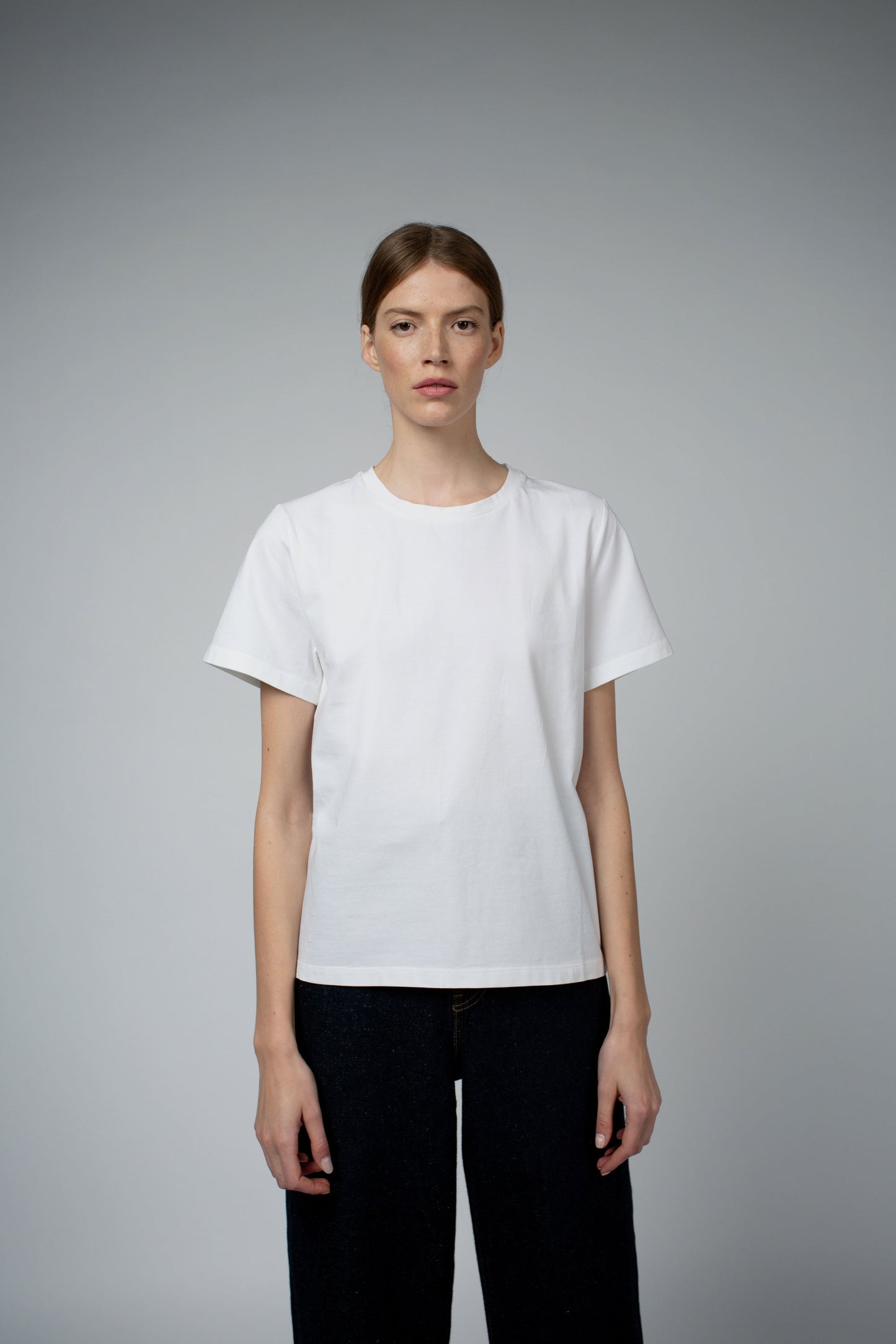 ADRY ORGANIC COTTON CREW NECK T-SHIRT IN WHITE