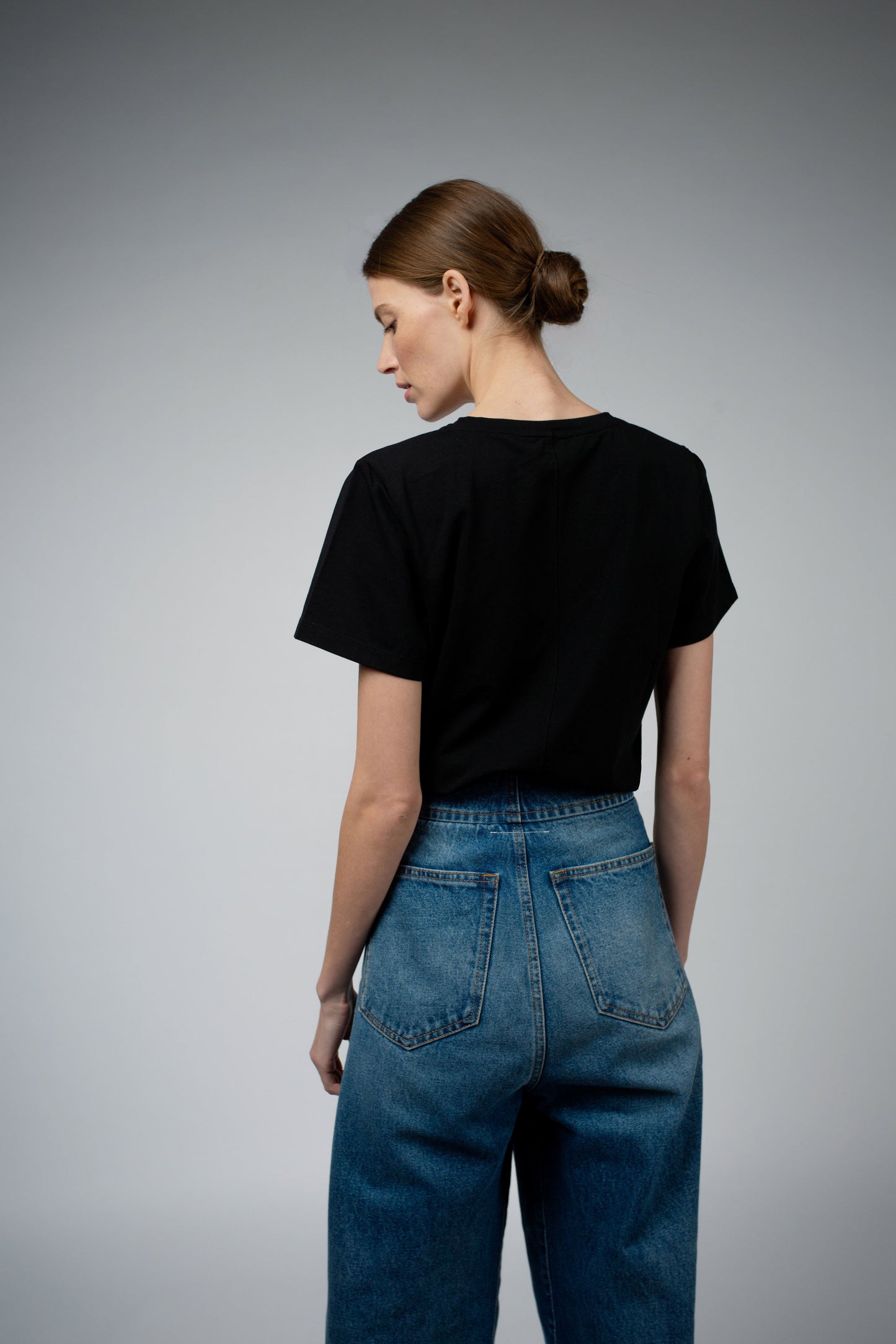 NORA ORGANIC COTTON V-NECK BODYSUIT IN BLACK