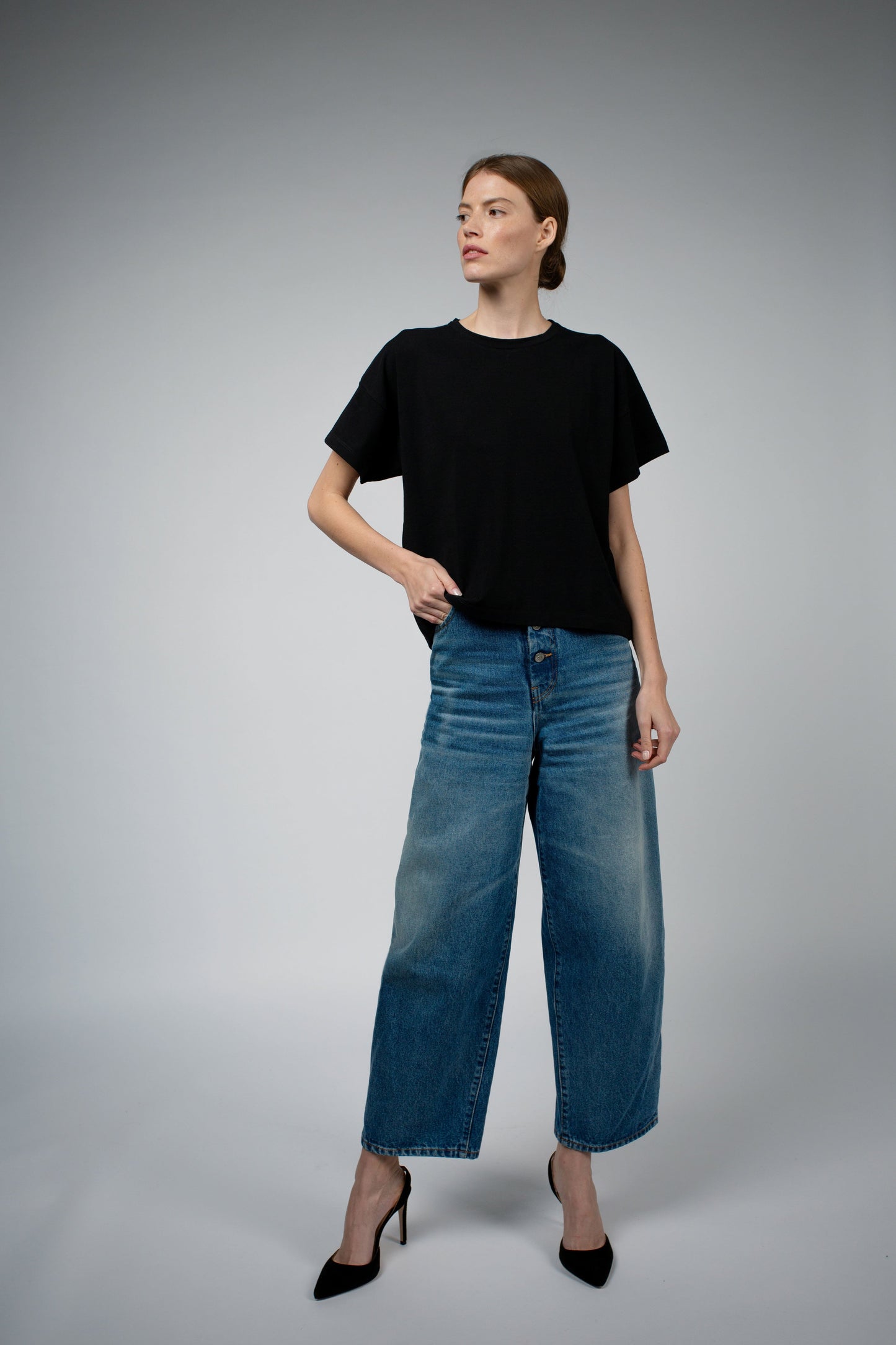 BEVIN ORGANIC COTTON BOYFRIEND T-SHIRT IN BLACK