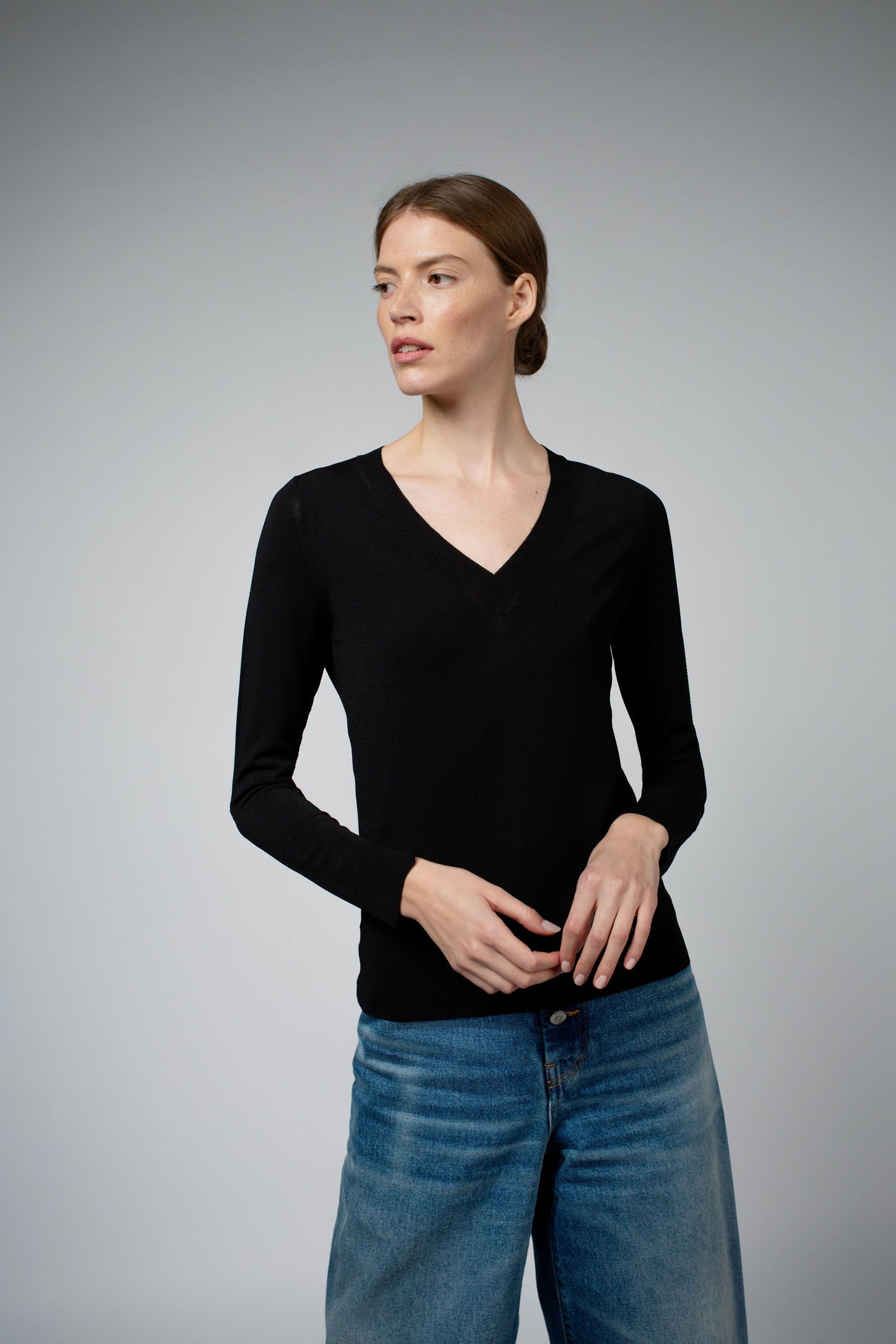 LIVIA LONG SLEEVE V-NECK VISCOSE SWEATER IN BLACK