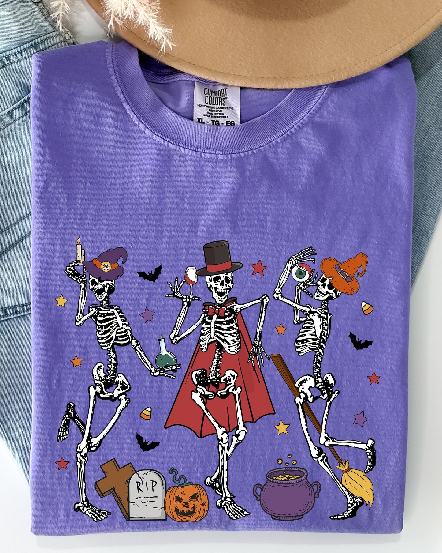 Dancing Skeleton Halloween Party Cute Fun Spooky Shirt Comfort Colors T-Shirt