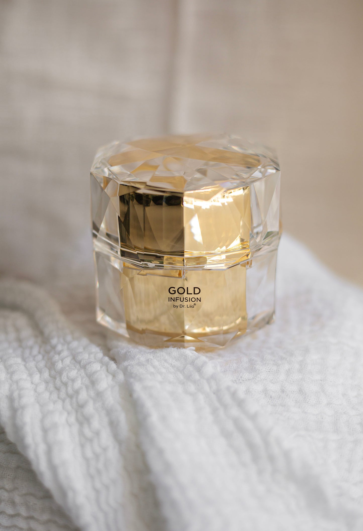 Gold Peptide Moisturizer with Niacinamide and Ceramide Face Cream