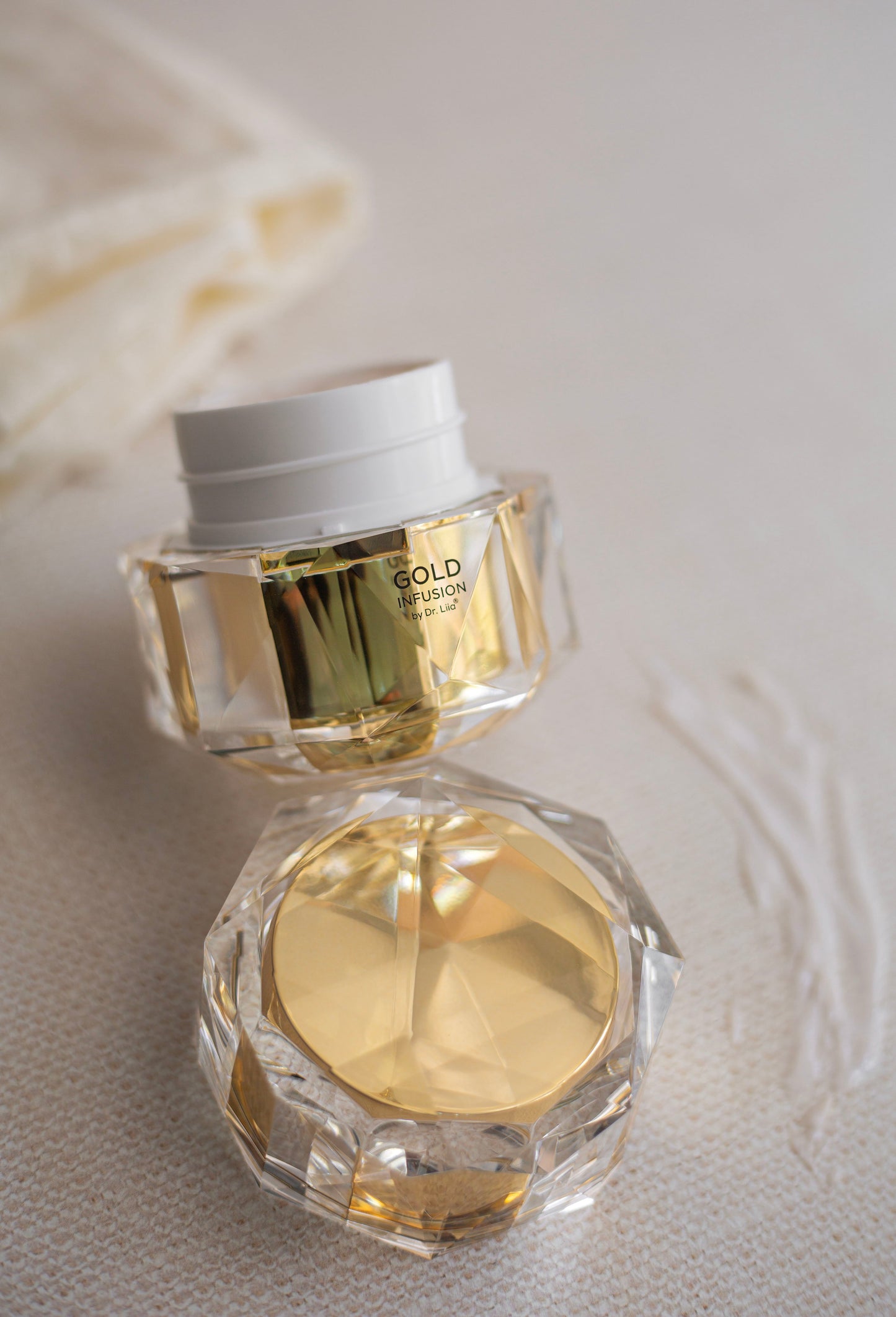 Gold Peptide Moisturizer with Niacinamide and Ceramide Face Cream