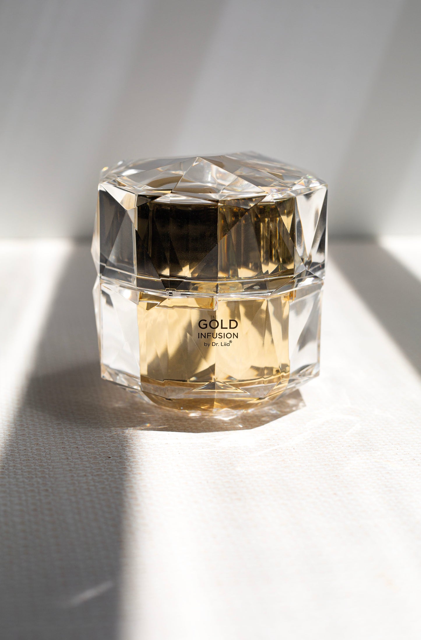 Gold Peptide Moisturizer with Niacinamide and Ceramide Face Cream