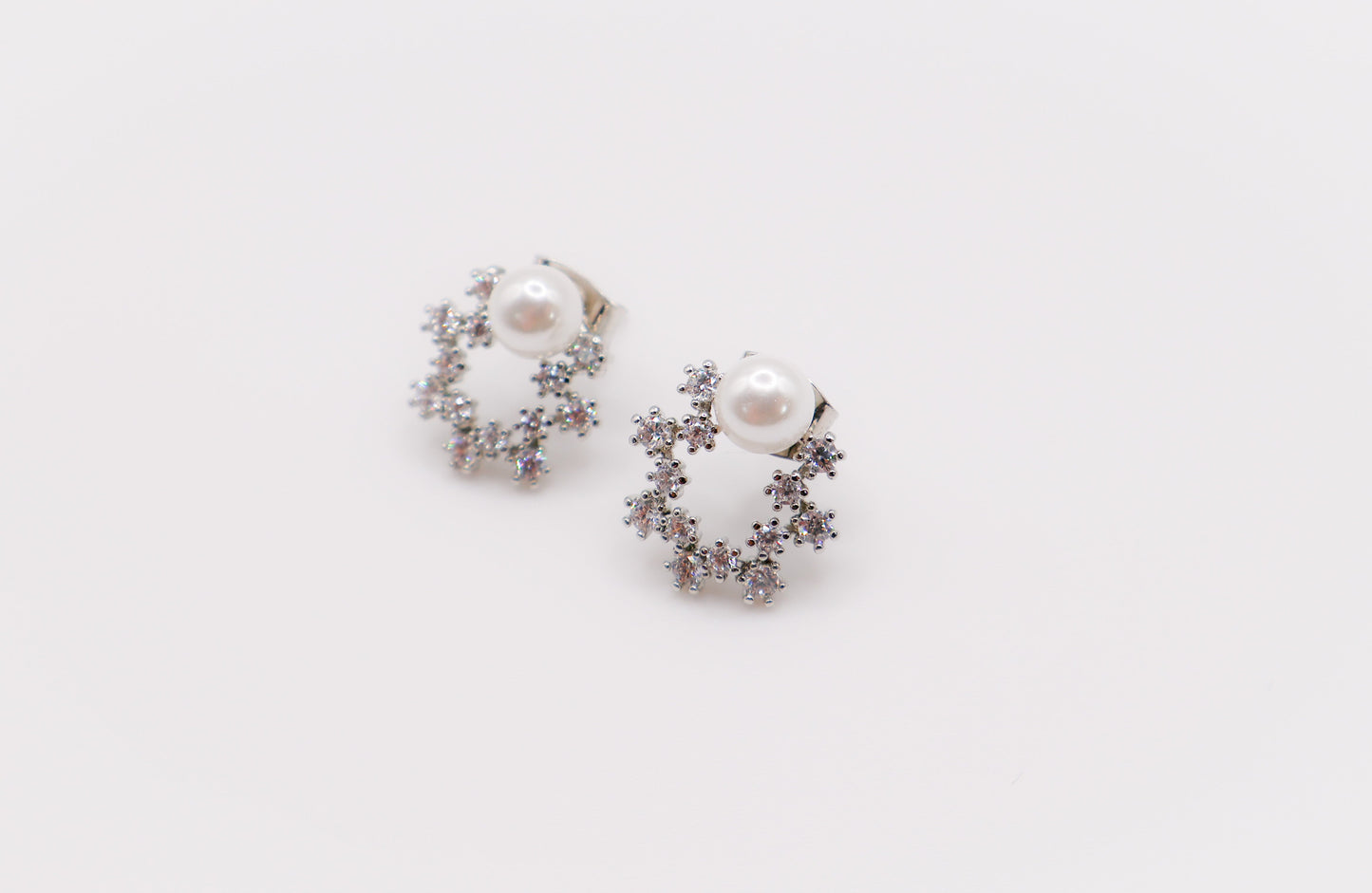 Pearlescent Elegance Small White Gold Earrings Le Reussi