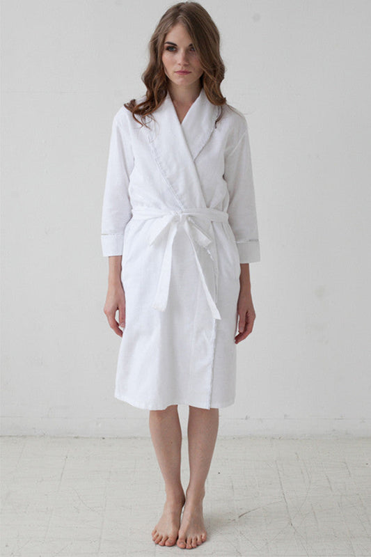 Classic Flannel White and Light Blue Piping Robe Salua