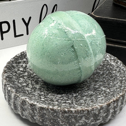 Cucumber Water & Melon Scented Bath Bomb 5oz