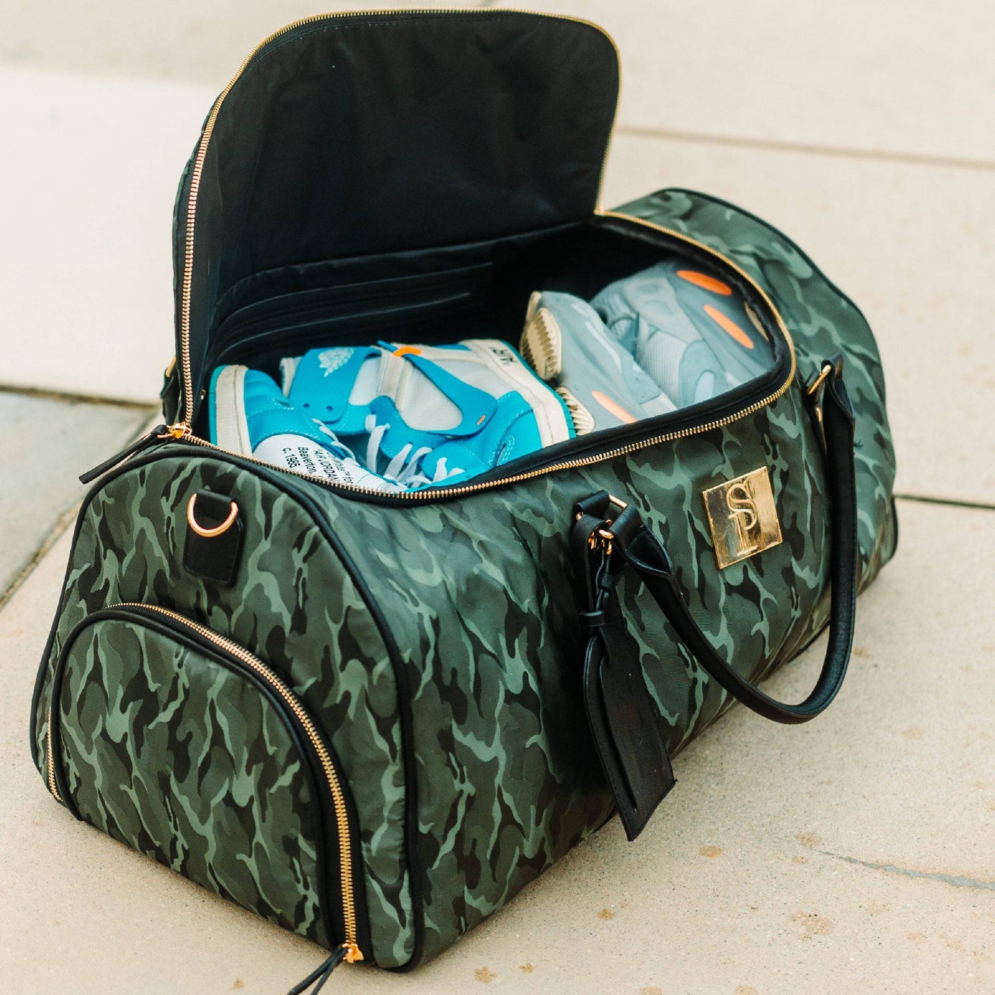 Green Camo Weekender Duffel Bag TSA-Approved Carry-On Sole Premise