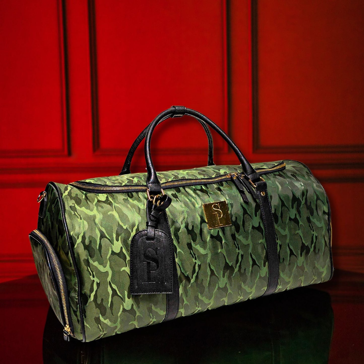Green Camo Weekender Duffel Bag TSA-Approved Carry-On Sole Premise