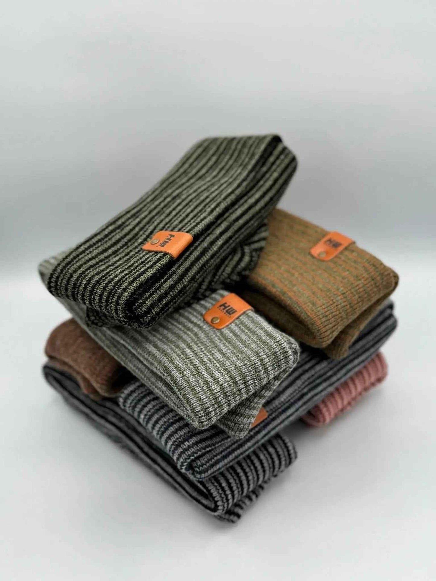 Traditional Contrast Cuffed Beanie Black Green Beanie HAAKWEAR