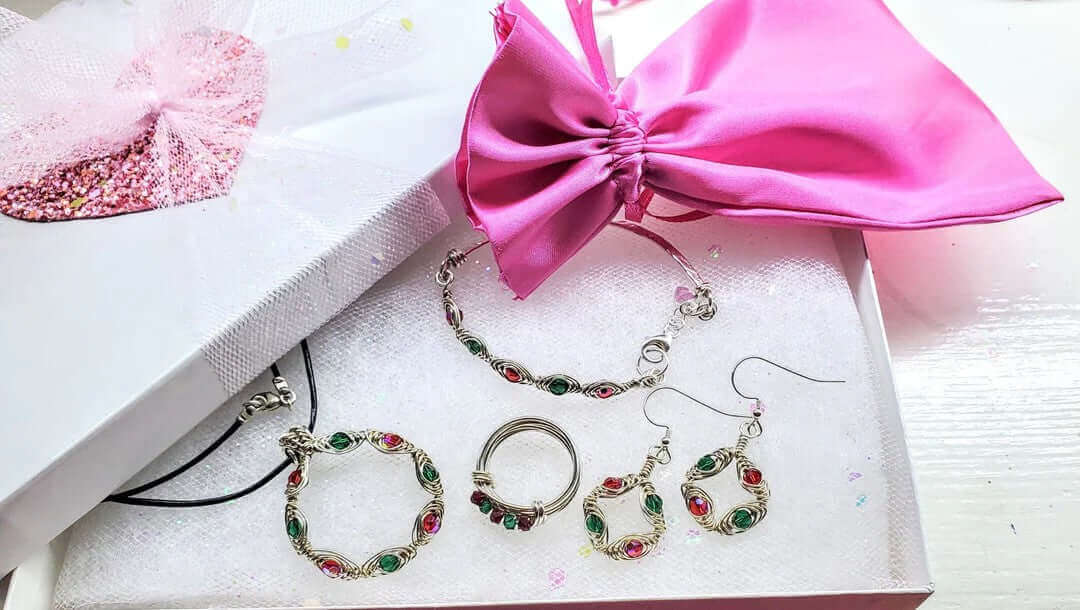 Handmade Lace Ribbon Pink Sparkly Heart Box White Lacquered