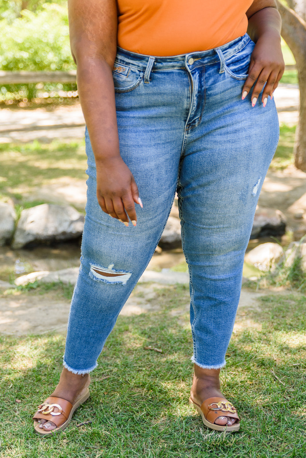 Embroidered Hi-Rise Slim Fit Boyfriend Jeans Judy Blue