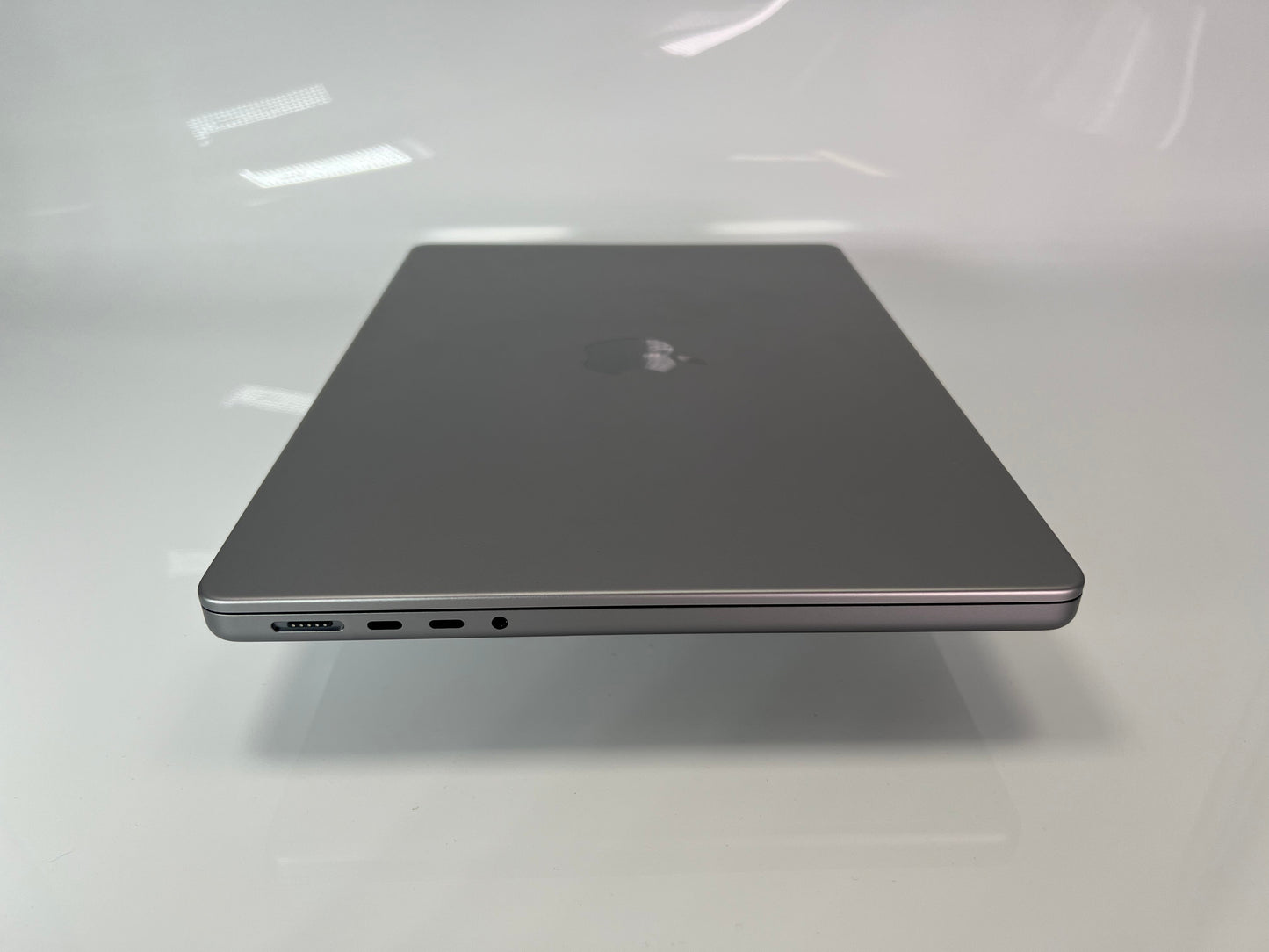 Apple MacBook Pro (2021) 14-inch M1 Max 32-Core GPU 64GB RAM 8TB SSD - AppleCare+ 11/24