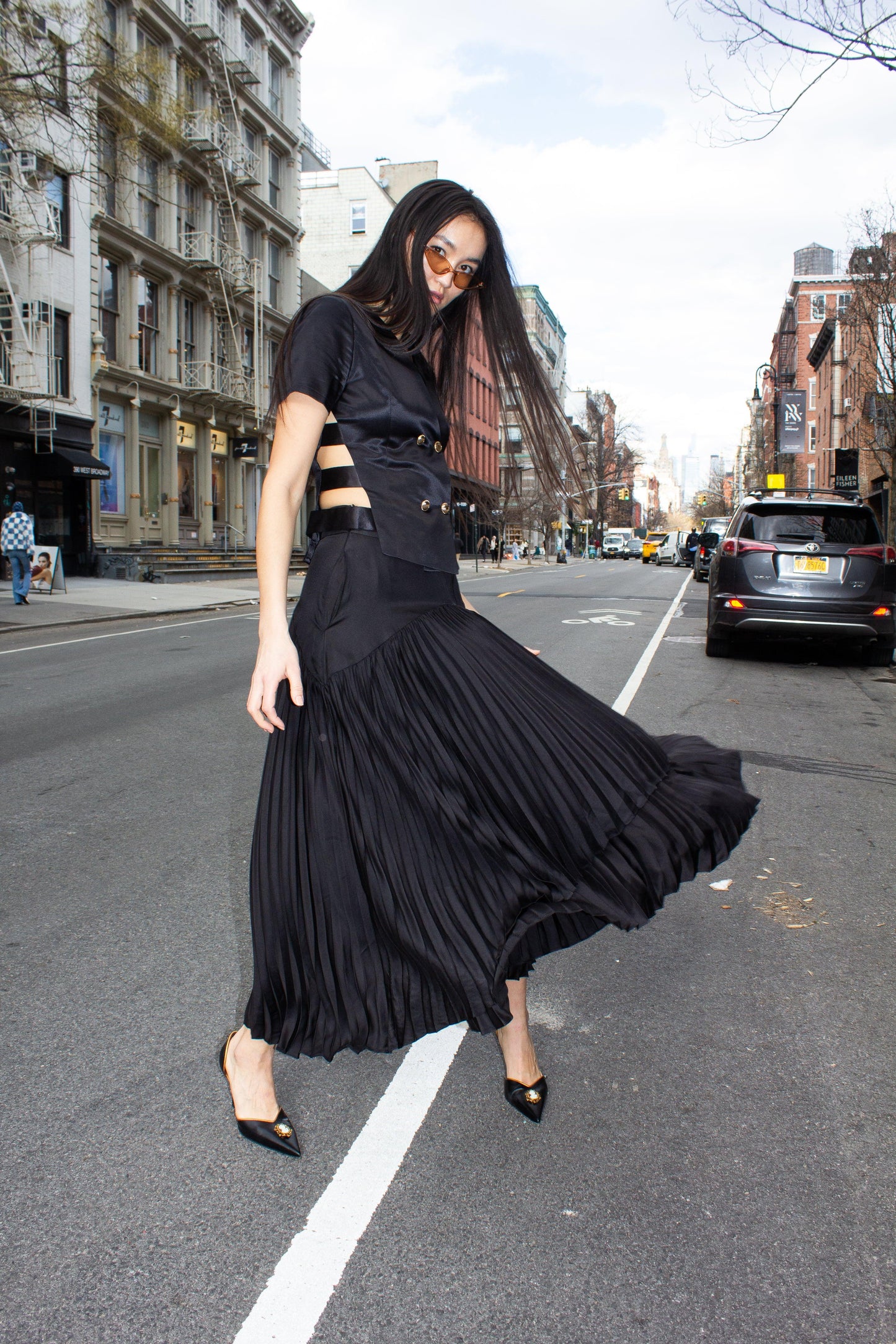 Black Pleated Midi Skirt Women’s Maryanne by Le Reussi