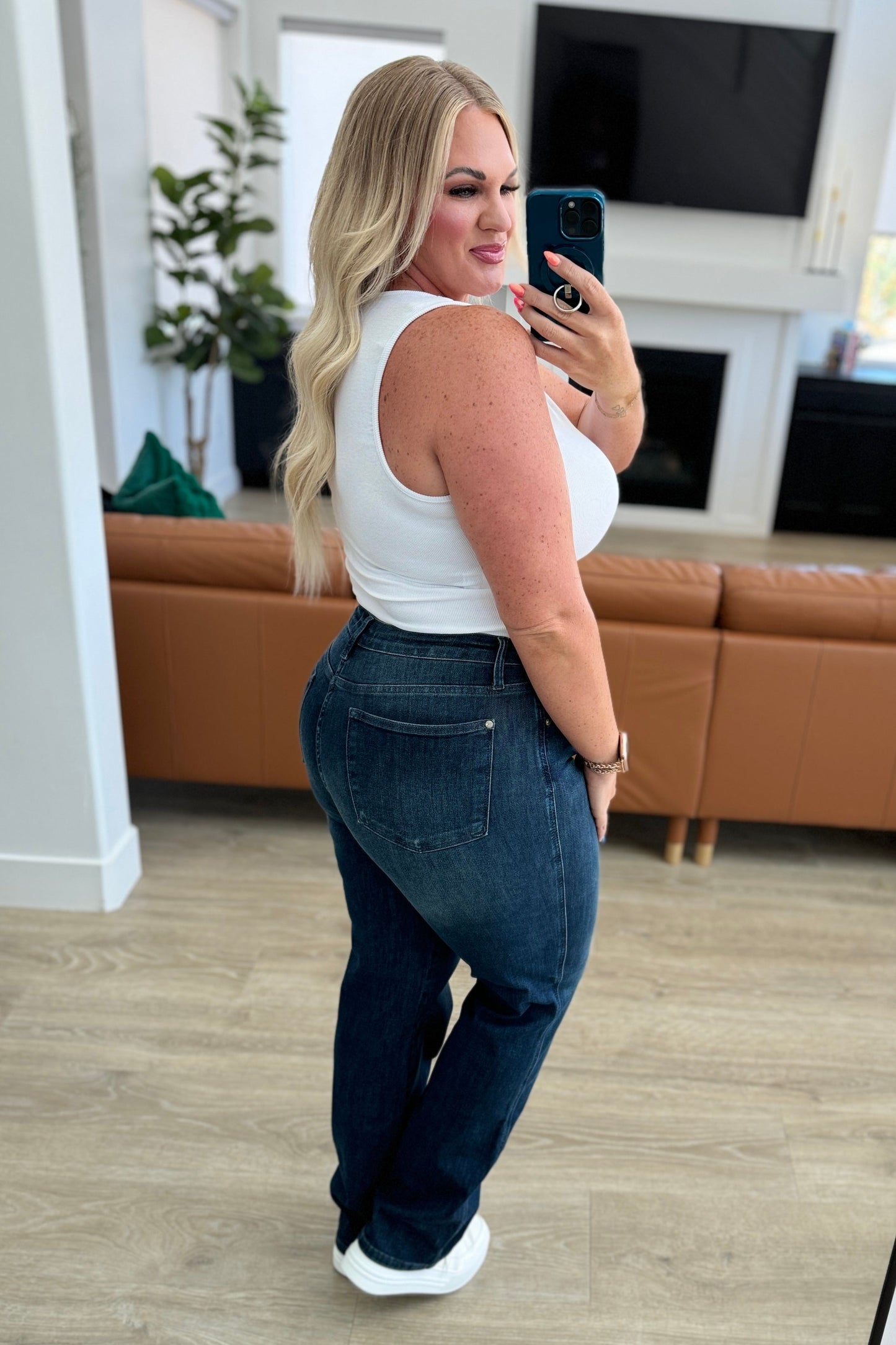 Mid Rise Control Top Classic Straight Jeans Muriel