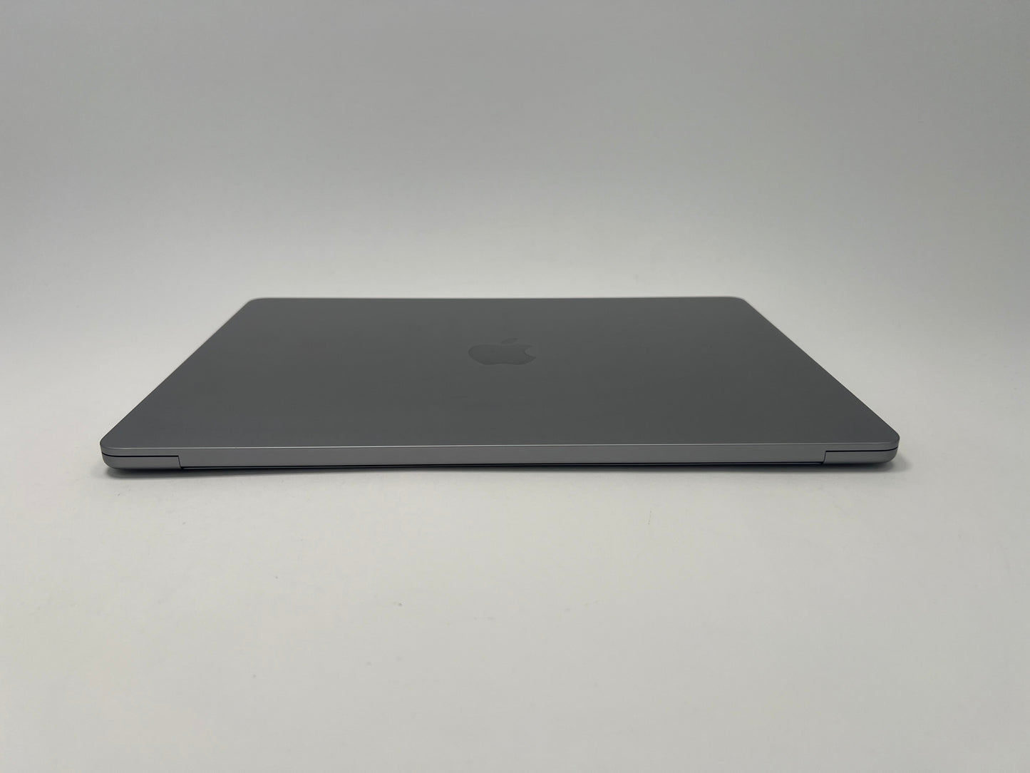 2023 Apple MacBook Air 15-inch M2 – 10-Core GPU 24GB RAM 1TB SSD | Space Gray