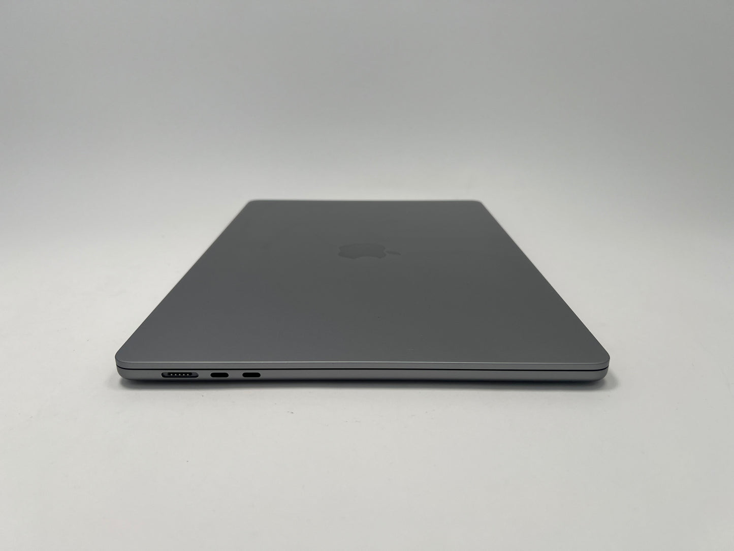 2023 Apple MacBook Air 15-inch M2 – 10-Core GPU 24GB RAM 1TB SSD | Space Gray