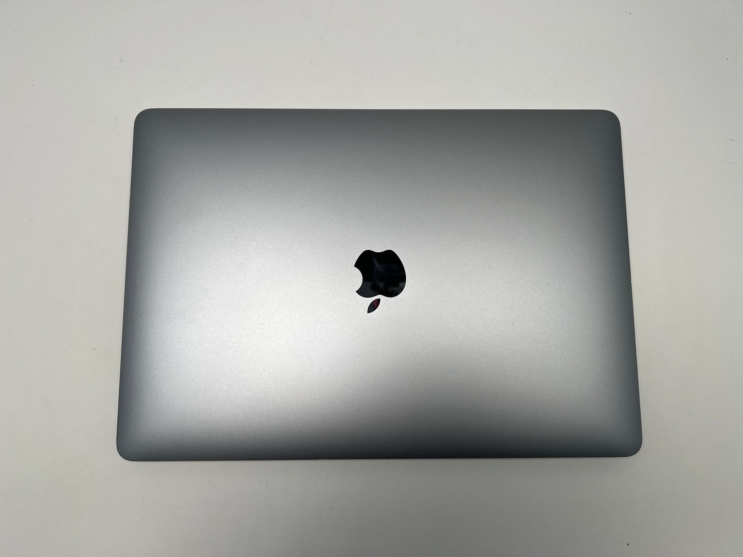 MacBook Pro (2020) 13-inch – Intel Core i7 2.3GHz – 16GB RAM 512GB SSD • Space Gray