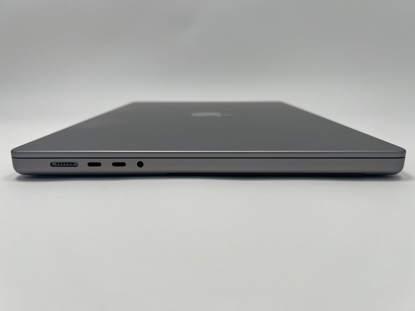 2021 Apple MacBook Pro 16-inch – M1 Max 32-Core GPU 64GB RAM 2TB SSD | 65 Cycles