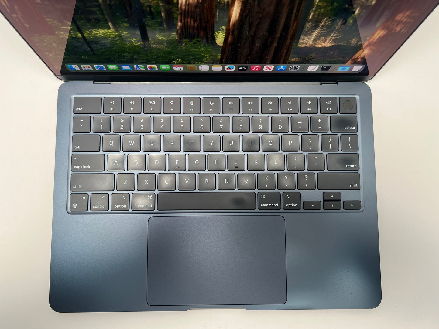 MacBook Air (2022) 13-inch – Apple M2 10-Core GPU – 16GB RAM 512GB SSD | Midnight