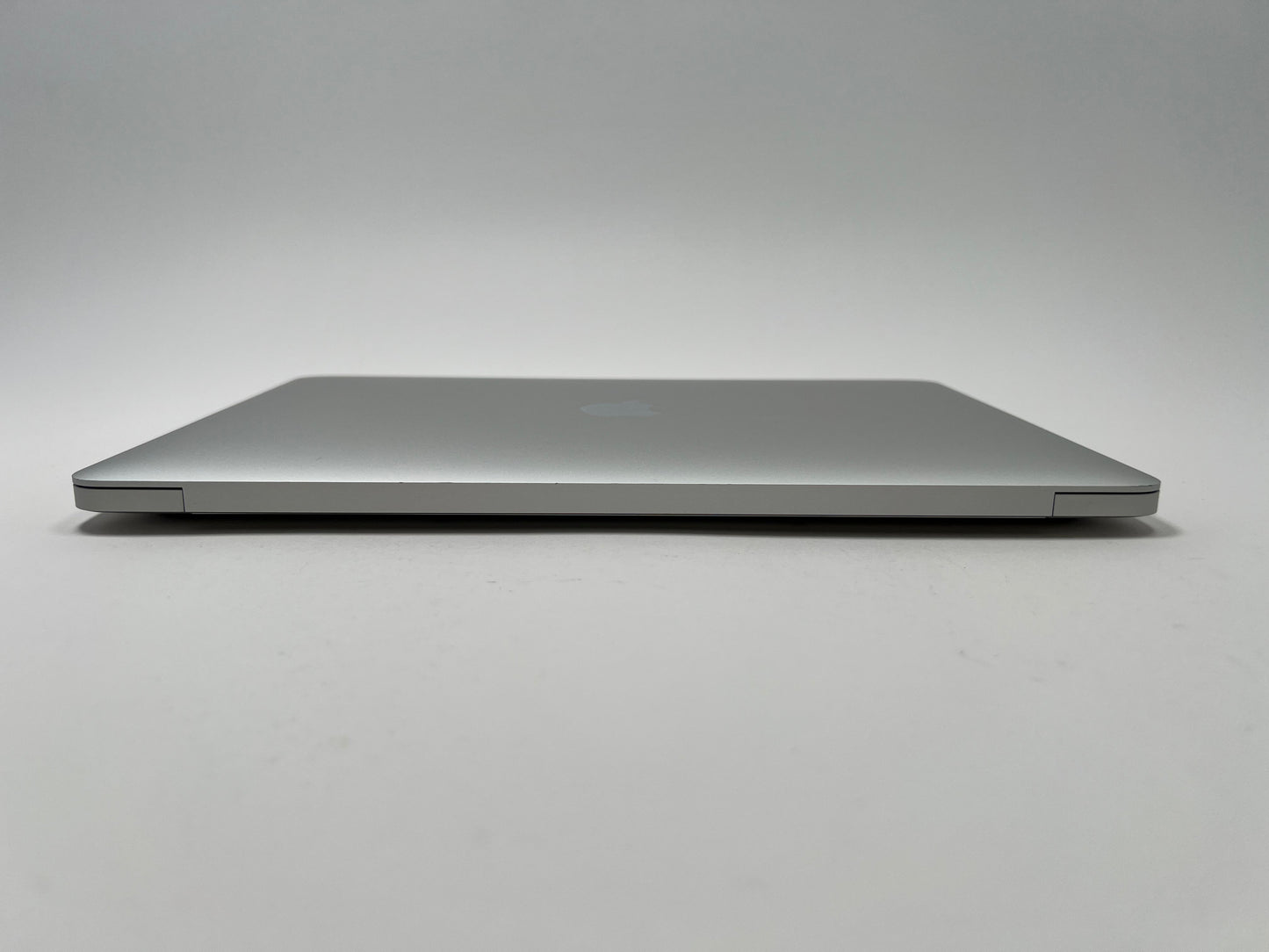 MacBook Air (2020) 13-inch – Intel Core i5 1.1GHz – 8GB RAM 256GB SSD