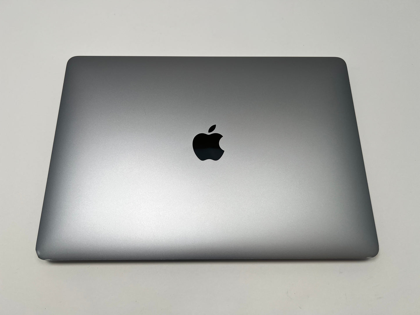 MacBook Air (2020) 13-inch – Intel Core i3 1.1GHz – 8GB RAM 256GB SSD